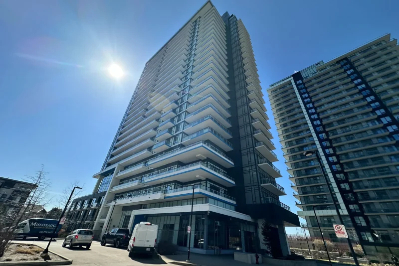 1707-2560-eglinton-avenue-west-mississauga-W12073574-1